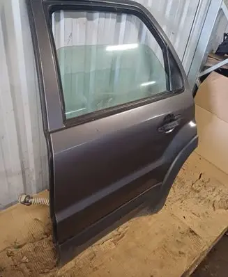 Ford Maverick Rear door