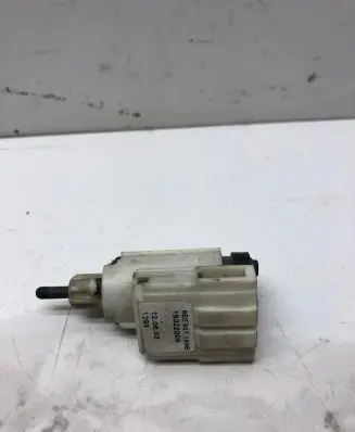 Audi A4 S4 B6 8E 8H Brake pedal sensor switch 8E0927189B 19322005