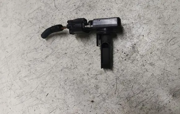 Toyota Corolla E120 E130 Mass air flow meter 2220427010