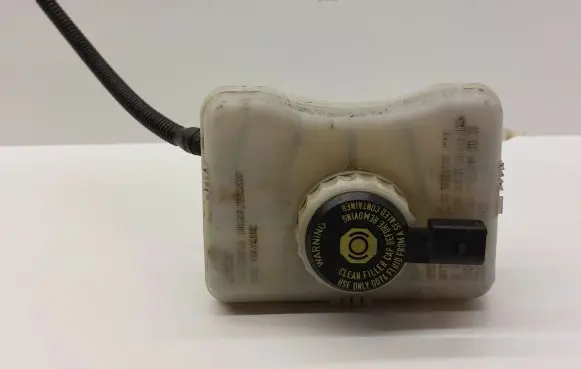 Audi A4 S4 B8 8K Brake fluid reservoir 8K0611301A