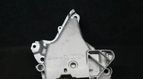 Audi Q3 8U Engine mounting bracket 04E199275