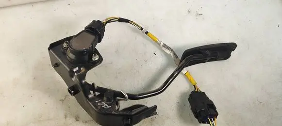 Toyota Avensis T250 Accelerator throttle pedal 8928152021 03G16A 1983003041