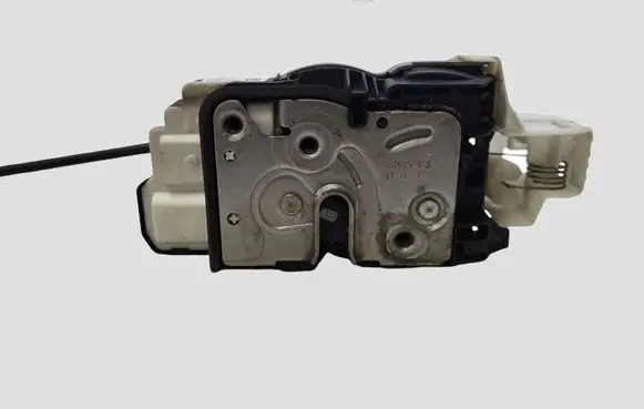 Volvo V40 Front door lock 31440392 933380109