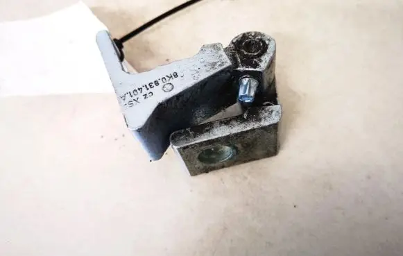 Skoda Yeti (5L) Rear door lower hinge 8k0831401a