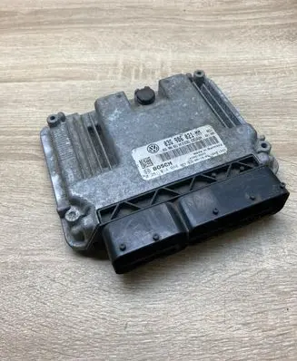 Volkswagen Touran I Engine control unit/module ECU 03G906021MM 0281014044