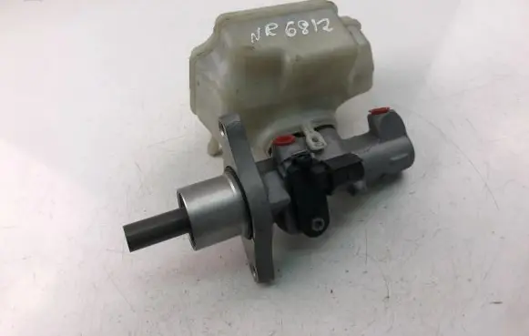 Skoda Octavia Mk2 (1Z) Vacuum pump 1K1611301D