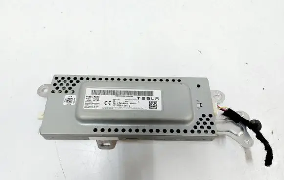 Tesla Model 3 Navigation unit CD/DVD player 1079755-00-D