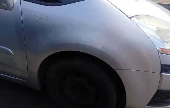 Citroen C4 I Picasso Fender