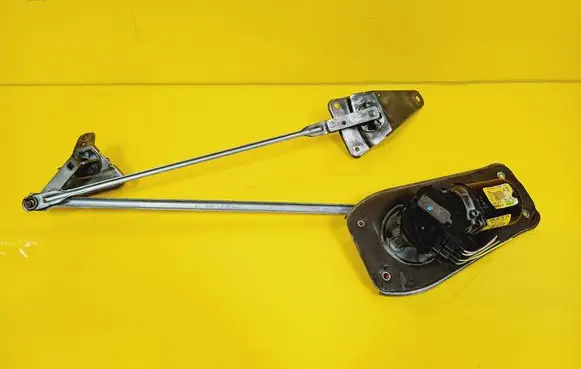 Front wiper linkage and motor