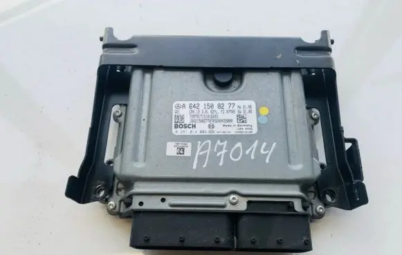 Mercedes-Benz CLS C219 Engine control unit/module a6421508277 0281014004