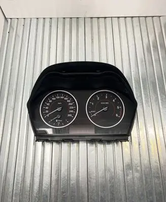 BMW 1 F20 F21 Speedometer (instrument cluster) 9287467 17649411 24743482