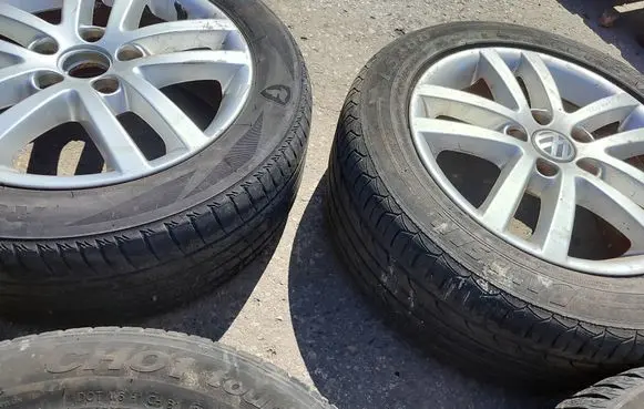 Volkswagen Touran II R16 alloy rim 5K0601025E