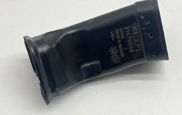 Volvo S60 Air intake duct part 31474810