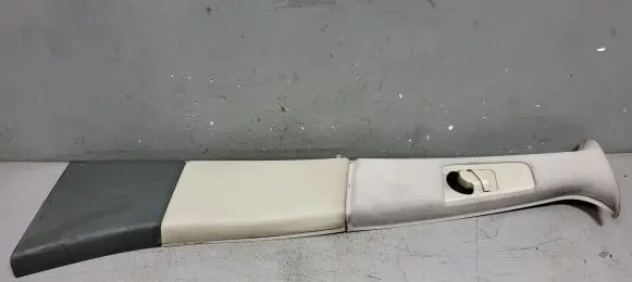 Land Rover Range Rover L322 (B) pillar trim (bottom) 8252675