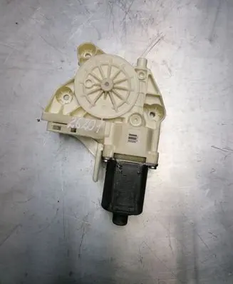 Ford Focus Front door window regulator motor 4M5T14553