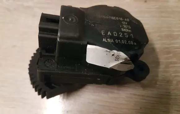 Ford C-MAX I Air flap motor/actuator 3M5H19E616AB EAD251