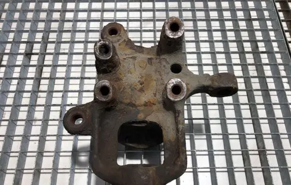 Mercedes-Benz Sprinter W901 W902 W903 W904 Front wheel hub spindle knuckle 