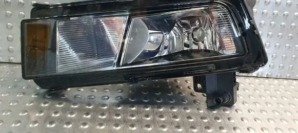 Volkswagen Touran II Front fog light 5TA941661