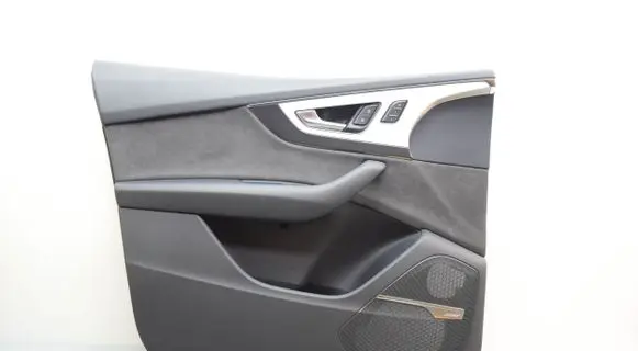 Audi Q7 4M Front door card panel trim 4M1868017 4M0867117B