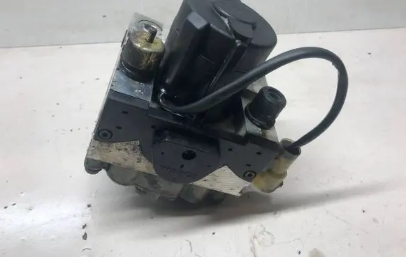 Land Rover Discovery ABS Pump 10124199 005835 4784070200