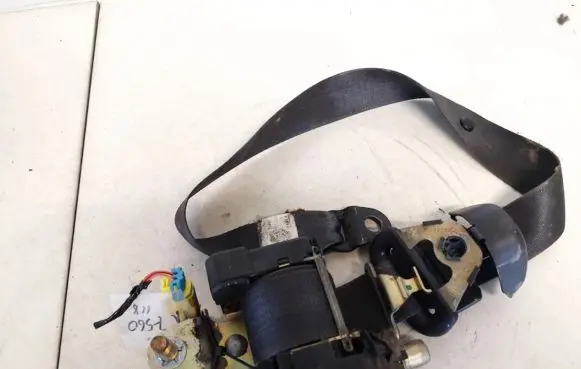 Jeep Cherokee Front seatbelt p5hg331dvae