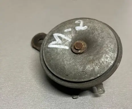 Mitsubishi Colt Horn signal 70381163