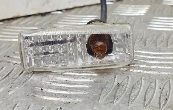 Mercedes-Benz CL C140 Front fender indicator light BZ046