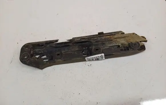 Front bumper mounting bracket