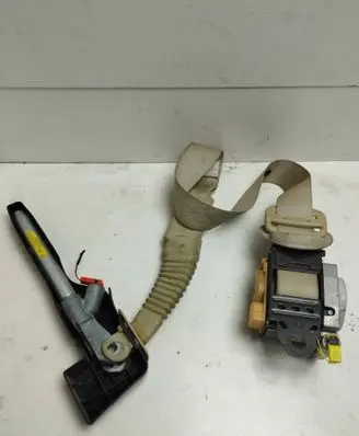 Infiniti EX Front seatbelt