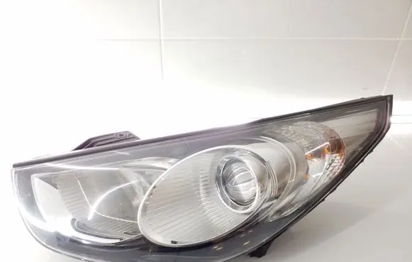 Hyundai ix35 Headlight/headlamp 921012Y