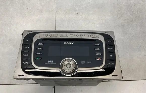 Ford Kuga I Radio/CD/DVD/GPS head unit BV4T18C939DA