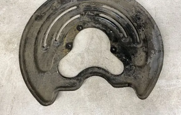 Opel Vivaro Rear brake disc plate dust cover