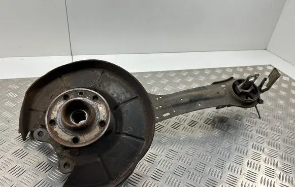 Volvo V70 Rear wheel hub spindle/knuckle 