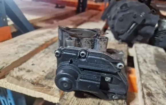 Renault Trafic II (X83) Throttle valve A2C153179081