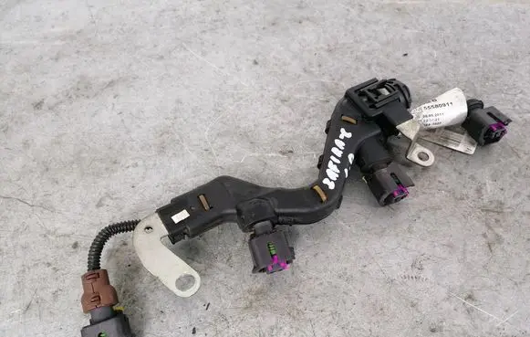 Opel Zafira C Fuel injector wires 55580911