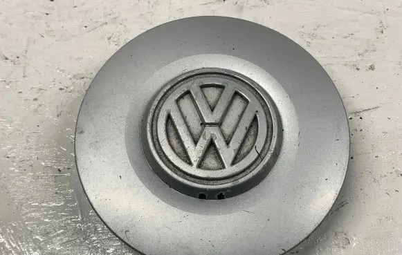 Volkswagen Golf III Original wheel cap 1H0601149B 1H0601151B