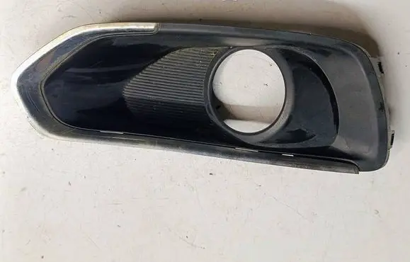 Suzuki SX4 S-Cross Front fog light trim/grill 7176161M1S4 7176161M1