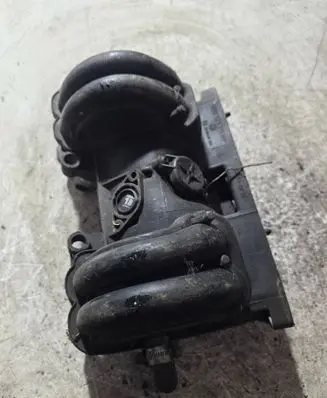 Volkswagen Polo III 6N 6N2 6NF Intake manifold 030129711BP