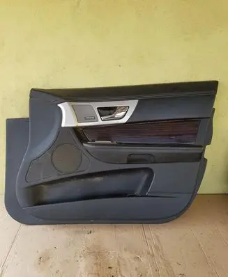 Jaguar XF X250 Front door card panel trim 8X23-5423712-E