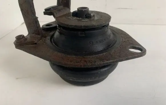 Saab 9000 CS Engine mount bracket 4165494