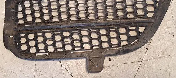 Volkswagen Touareg I Front bumper lower grill 7L6853665