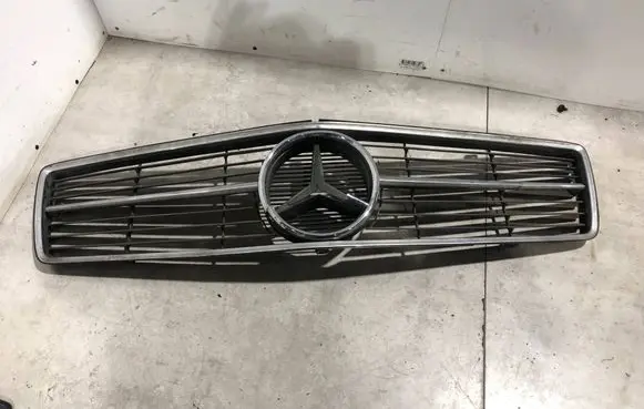 Mercedes-Benz 380 560SEC C126 Front bumper upper radiator grill