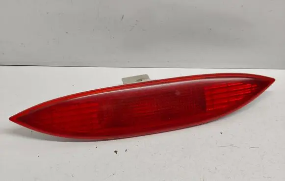 Nissan Note (E11) Third/center stoplight D013