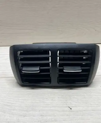 Mercedes-Benz R W251 Rear air vent grill A2518301154