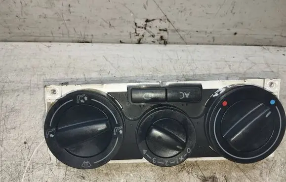 Volkswagen PASSAT B5.5 Climate control unit 901511210000 1J0820045F 657837L11