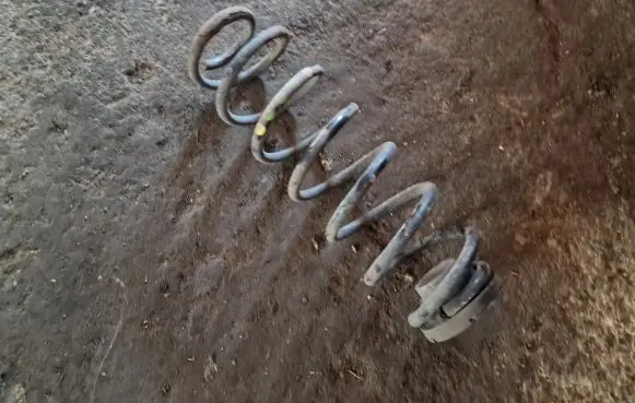 Volkswagen Polo V 6R Rear coil spring