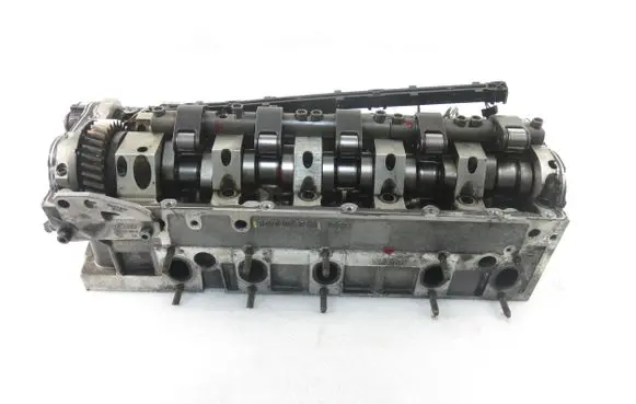 Volkswagen Touareg I Engine head 070103373A R070103373A