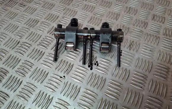 Volkswagen PASSAT B5.5 Camshaft holder 