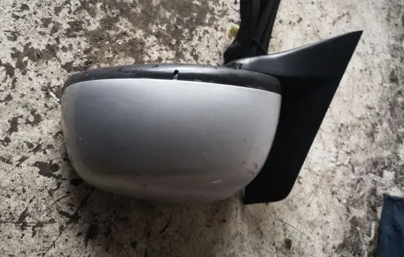 Suzuki SX4 Front door electric wing mirror