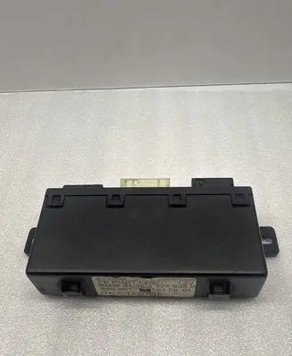 BMW 5 E39 Door control unit/module 61358374806 689667